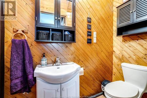 1353 Orchard Boulevard, Kingsville, ON - Indoor Photo Showing Bathroom