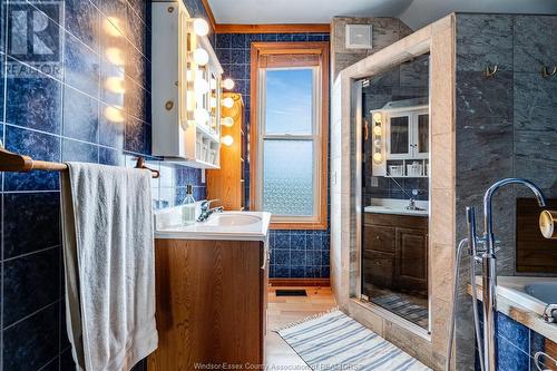 1353 Orchard Boulevard, Kingsville, ON - Indoor Photo Showing Bathroom