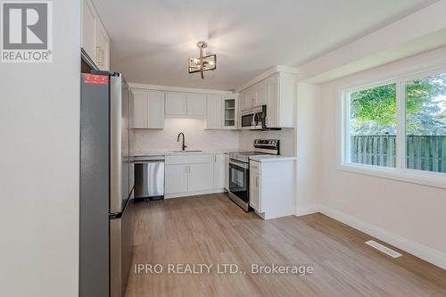 567 Halberstadt Circle, Cambridge, ON - Indoor Photo Showing Kitchen