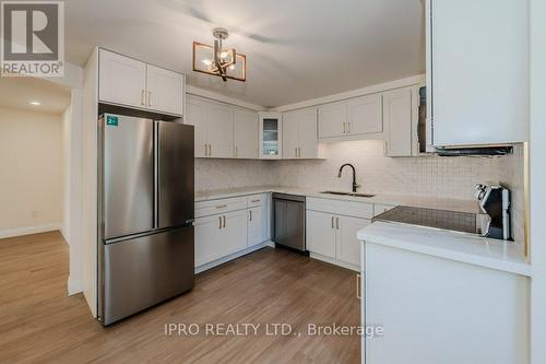 567 Halberstadt Circle, Cambridge, ON - Indoor Photo Showing Kitchen