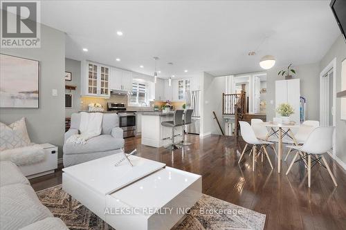 62 Greencedar Drive, Hamilton, ON - Indoor Photo Showing Living Room