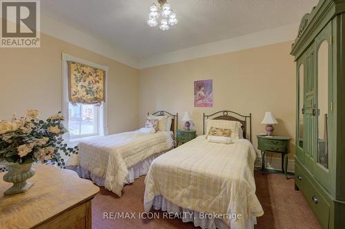 22 Harvey Street, Cambridge, ON - Indoor Photo Showing Bedroom