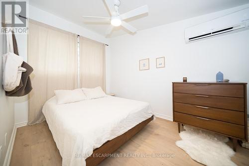 122 Balmoral Drive, Brantford, ON - Indoor Photo Showing Bedroom