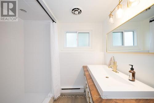 122 Balmoral Drive, Brantford, ON - Indoor Photo Showing Bathroom