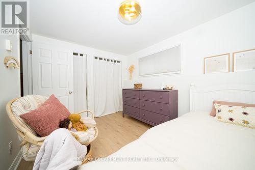 122 Balmoral Drive, Brantford, ON - Indoor Photo Showing Bedroom