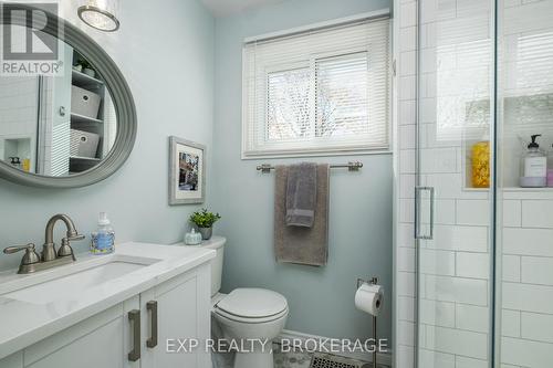 1056 Pinewood Place, Kingston (City Northwest), ON - Indoor Photo Showing Bathroom