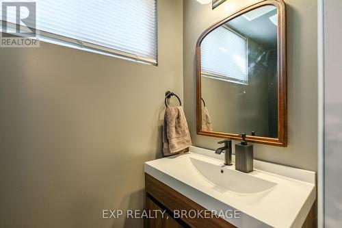 1056 Pinewood Place, Kingston (City Northwest), ON - Indoor Photo Showing Bathroom