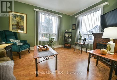 173 Columbus Avenue, Timmins (Timmins South - West), ON - Indoor Photo Showing Living Room With Fireplace