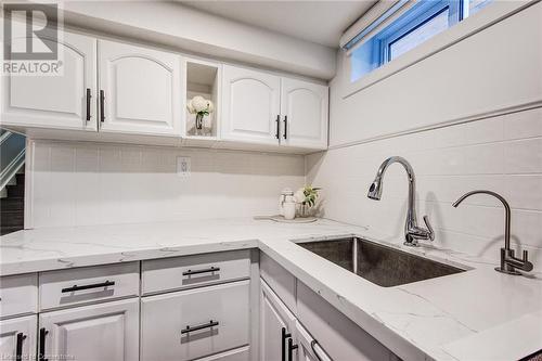 49 Vardon Avenue, Cambridge, ON - Indoor Photo Showing Kitchen