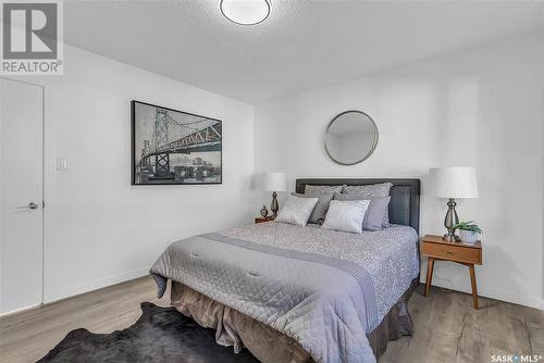 2617 Cumberland Avenue S, Saskatoon, SK - Indoor Photo Showing Bedroom