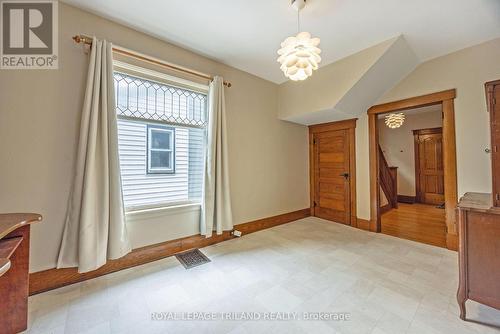 17 Balaclava Street, St. Thomas, ON - Indoor Photo Showing Other Room