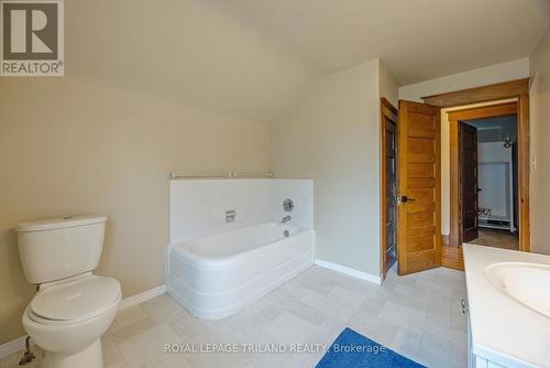 17 Balaclava Street, St. Thomas, ON - Indoor Photo Showing Bathroom