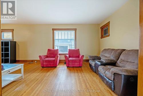 17 Balaclava Street, St. Thomas, ON - Indoor Photo Showing Living Room