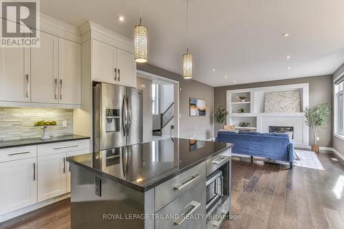 1281 Waterwheel Road, London, ON - Indoor Photo Showing Kitchen With Upgraded Kitchen