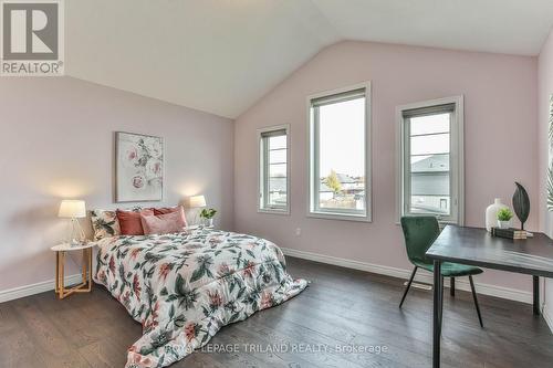 1281 Waterwheel Road, London, ON - Indoor Photo Showing Bedroom