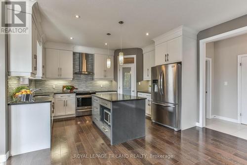 1281 Waterwheel Road, London, ON - Indoor Photo Showing Kitchen With Upgraded Kitchen