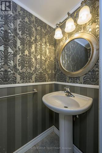 788 Silversmith Street, London, ON - Indoor Photo Showing Bathroom