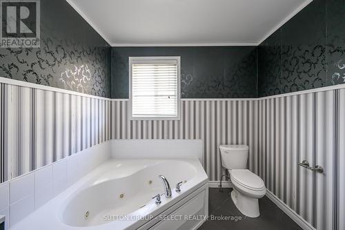 788 Silversmith Street, London, ON - Indoor Photo Showing Bathroom