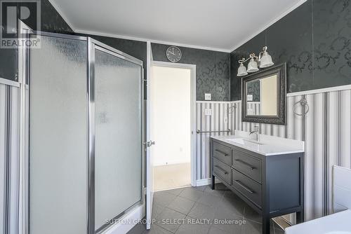 788 Silversmith Street, London, ON - Indoor Photo Showing Bathroom