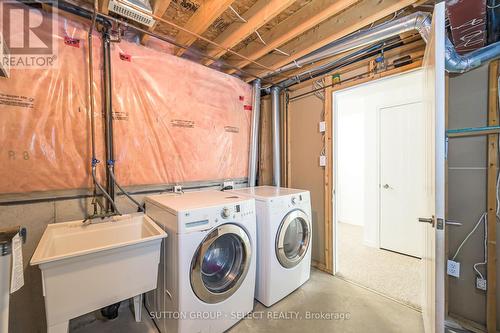 788 Silversmith Street, London, ON - Indoor Photo Showing Laundry Room