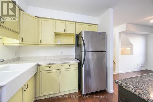 788 Silversmith Street, London, ON - Indoor Photo Showing Kitchen