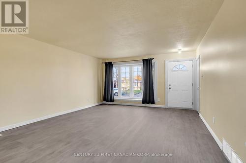 18 Jena Crescent, London, ON - Indoor Photo Showing Other Room