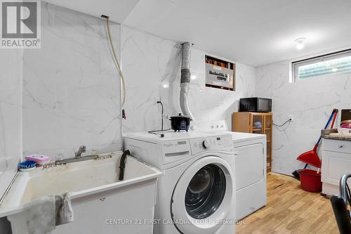 18 Jena Crescent, London, ON - Indoor Photo Showing Laundry Room