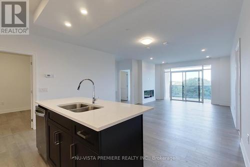 611 - 480 Callaway Road, London, ON - Indoor Photo Showing Kitchen With Double Sink