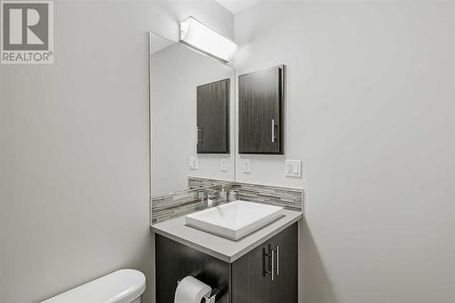 118 Walden Circle Se, Calgary, AB - Indoor Photo Showing Bathroom