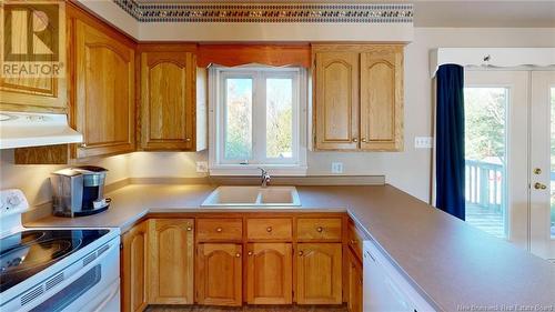 9 Pinewood Crescent, Quispamsis, NB - Indoor Photo Showing Kitchen