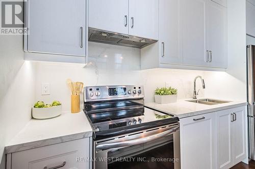 821 - 155 Dalhousie Street, Toronto, ON - Indoor Photo Showing Kitchen With Double Sink