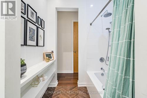 821 - 155 Dalhousie Street, Toronto, ON - Indoor Photo Showing Bathroom