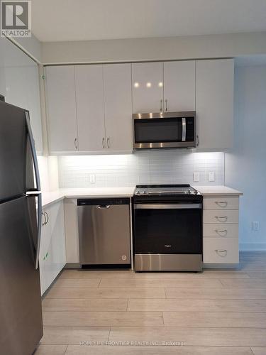 1018 - 4955 Yonge Street, Toronto, ON - Indoor Photo Showing Kitchen