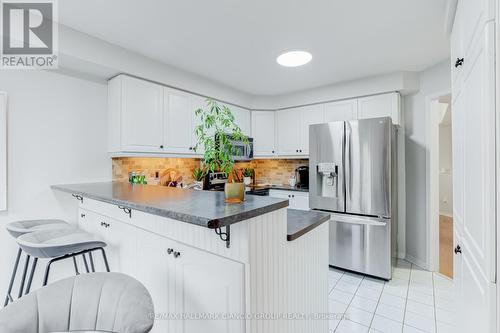 126 Rush Road, Aurora, ON - Indoor Photo Showing Kitchen