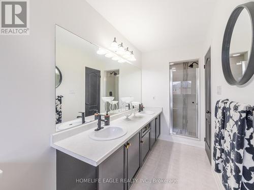 4 Sarno Street, Vaughan, ON - Indoor Photo Showing Bathroom