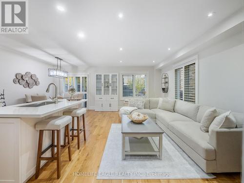 4 Sarno Street, Vaughan, ON - Indoor Photo Showing Living Room