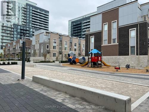 140 - 11 Almond Blossom Mews, Vaughan, ON - Outdoor With Facade