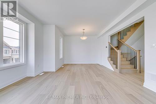 1220 Poppy Gardens, Oakville, ON - Indoor Photo Showing Other Room