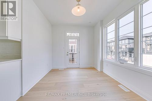 1220 Poppy Gardens, Oakville, ON - Indoor Photo Showing Other Room