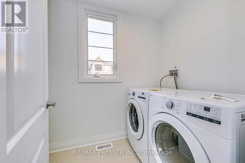 1220 Poppy Gardens, Oakville, ON - Indoor Photo Showing Laundry Room