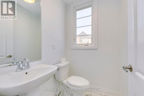 1220 Poppy Gardens, Oakville, ON - Indoor Photo Showing Bathroom