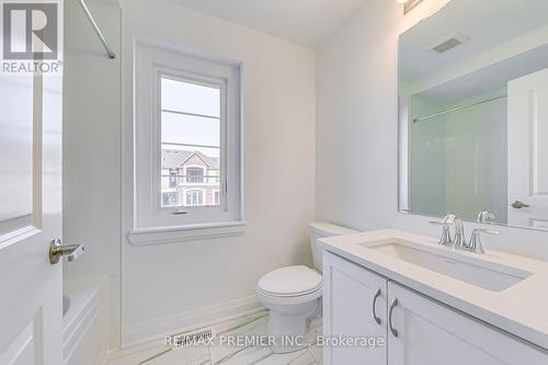 1220 Poppy Gardens, Oakville, ON - Indoor Photo Showing Bathroom