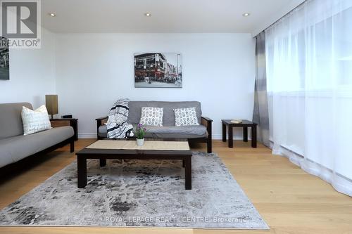 131 - 3040 Constitution Boulevard, Mississauga, ON - Indoor Photo Showing Living Room