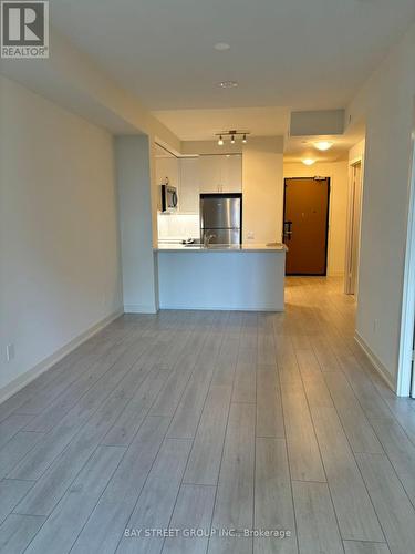 1003 - 4955 Yonge Street, Toronto, ON - Indoor Photo Showing Kitchen