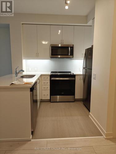 1003 - 4955 Yonge Street, Toronto, ON - Indoor Photo Showing Kitchen