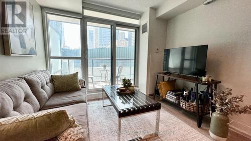 605 - 1 Scott Street, Toronto, ON - Indoor Photo Showing Living Room