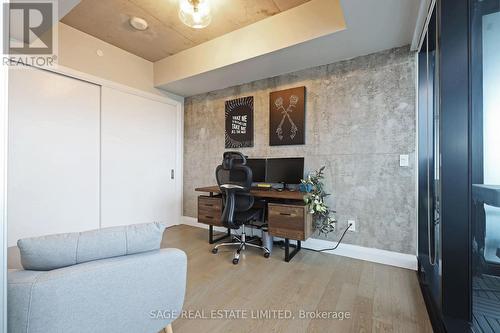 3303 - 224 King Street W, Toronto, ON - Indoor