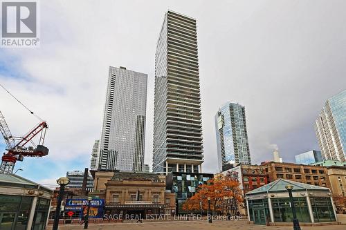 3303 - 224 King Street W, Toronto, ON - Outdoor With Facade