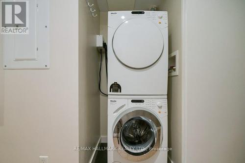 Lw9 - 90 Broadview Avenue, Toronto, ON - Indoor Photo Showing Laundry Room