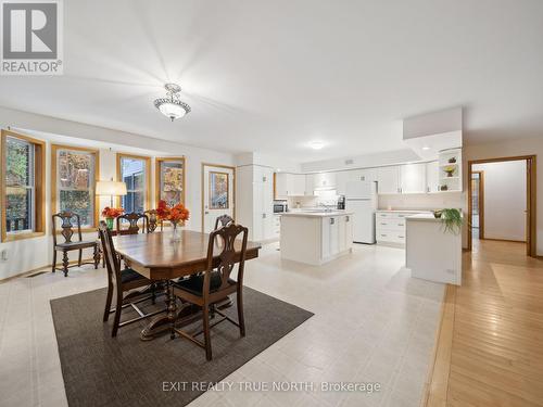 74 15 N Line, Oro-Medonte, ON - Indoor Photo Showing Dining Room